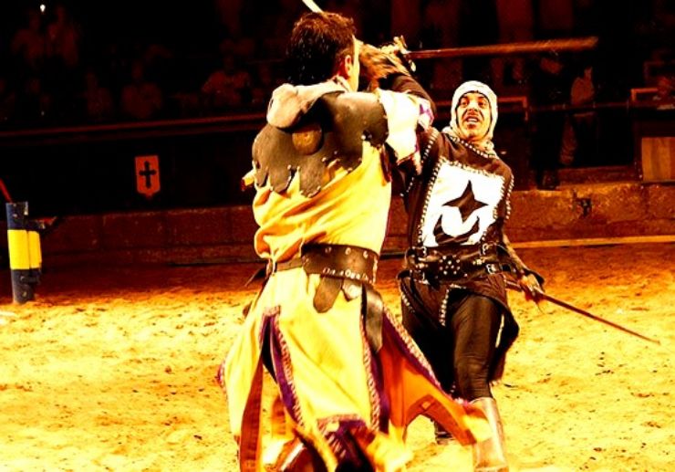 Sword fight scene medieval show in Tenerife