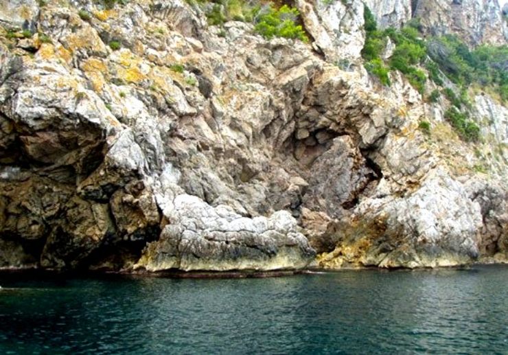 See Mallorca sea cliffs on jet ski safari