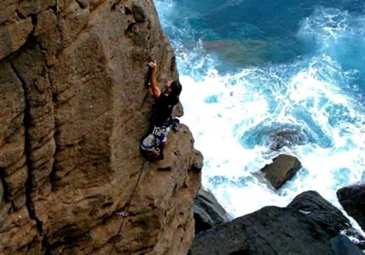 rock climbing in Gran Canaria coast