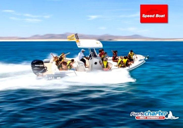 Speed boat to Isla de los Lobos