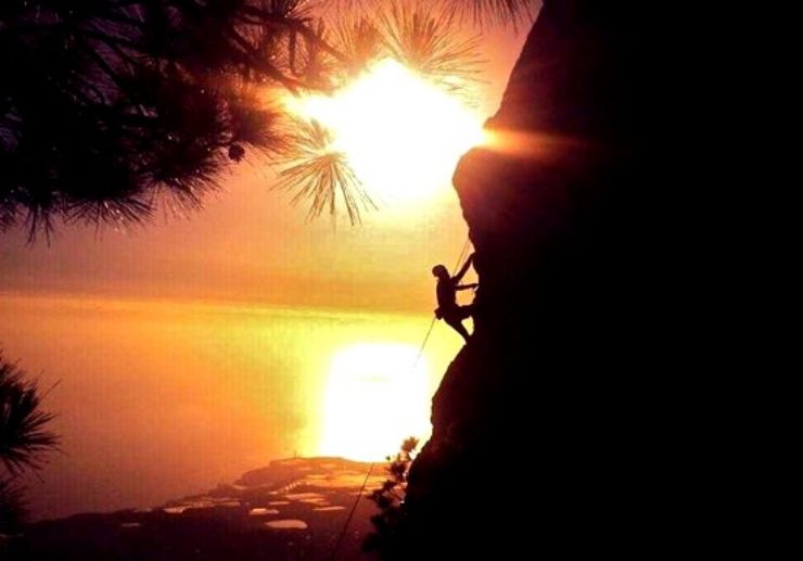 Sunset rock climbing in La Palma