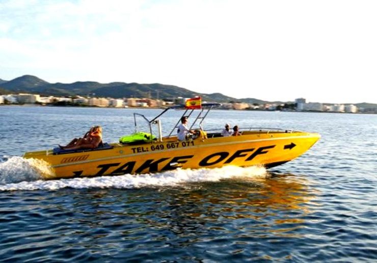 Speedboat for parasailing in Ibiza