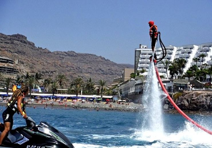 Fly above water with flyboard Gran Canaria