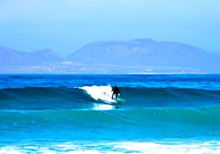 Learn to surf in Lanzarote