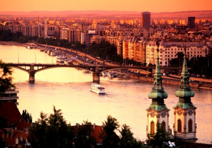 Chainbridge sunset cruise Budapest