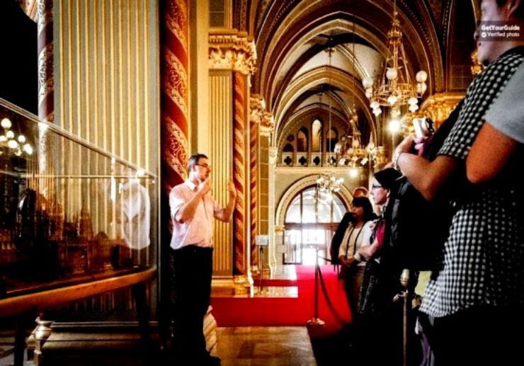 Guided Budapest Parliament tour in English