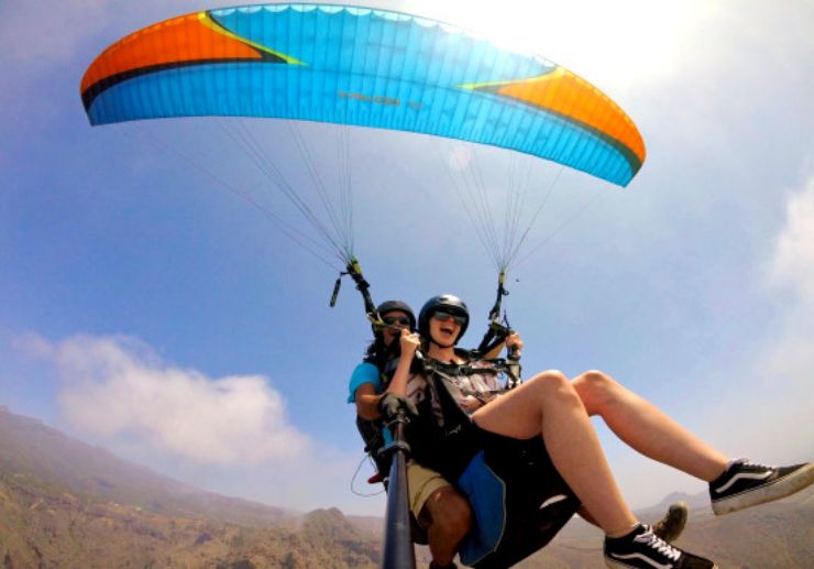 Fun and scenic paragliding in Tenerife