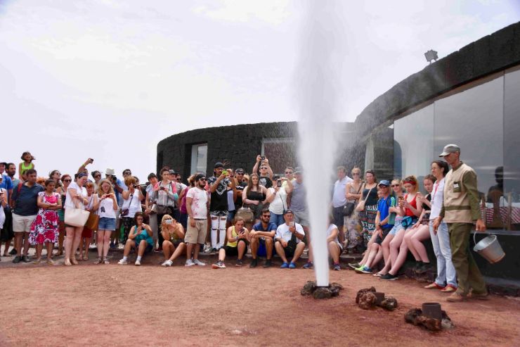 Steam generated when water poured in earth crack in Timanfaya