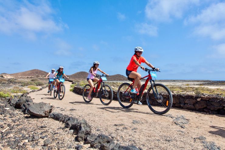 E-biking tour on remote island of Lobos